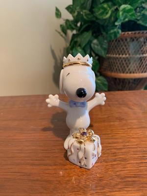 Lenox Snoopy's Birthday Surprise Figurine