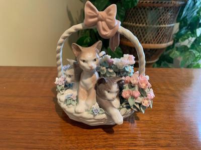 Lladro Purr-Fect Kittens Cats in Flower Basket Figurine #1444