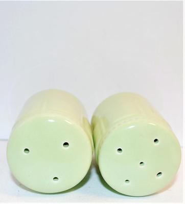 Limey Green Cylinder-Shaped Shakers 2 1/2