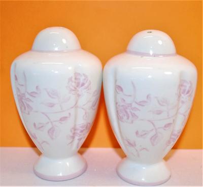Vase Style Set with Pale Pink Flowers on a White Base 4