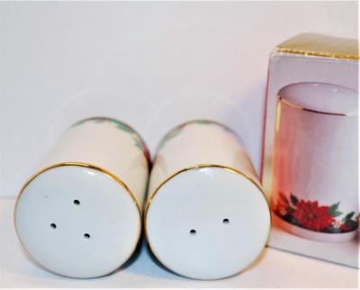"Deck The Halls" White Cylinder Shape with Poinsettia Bouquet Boxed 3"