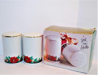 "Deck The Halls" White Cylinder Shape with Poinsettia Bouquet Boxed 3"