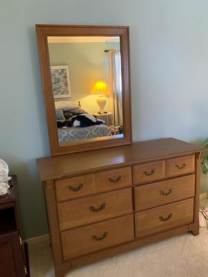 Kroehler dresser with mirror