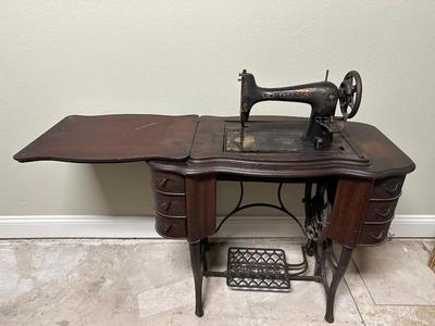 Beautiful Vintage Treadle Sewing Machine