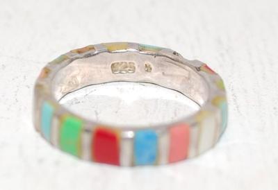 Size 5 ¾ STERLING SILVER Ring with Coral, Green, Red, Blue, Mother-of-Pearl Inlays (3.5g)