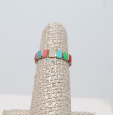 Size 5 Â¾ STERLING SILVER Ring with Coral, Green, Red, Blue, Mother-of-Pearl Inlays (3.5g)