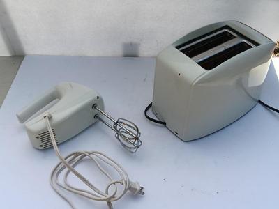 Small Kitchen Appliances - White Westinghouse Hand mixer and a Proctor Silex toaster