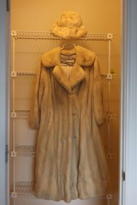Mysels Mink Fur Coat & Hat - Excellent Condition