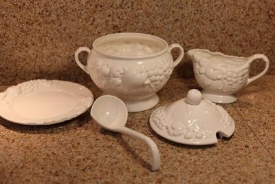 Vintage Signature Soup Tureen & Gravy Boat (5)
