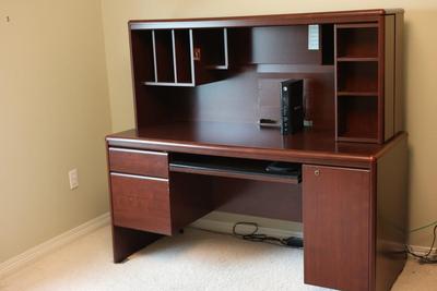 Office Desk (See Description)