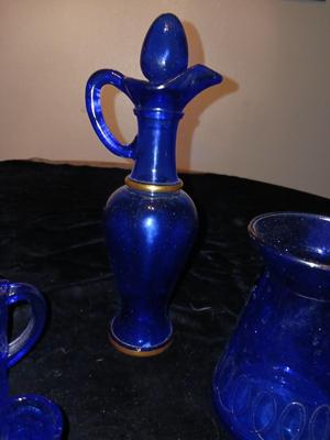 ASIAN RICE BOWLS, CREAM SUGAR SET AND BLUE GLASS PIECES