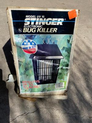 NICE OUTDOOR CHAIR, BUG ZAPPER AND CHAIR SHADE