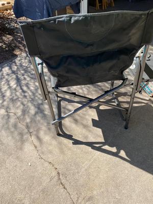 NICE OUTDOOR CHAIR, BUG ZAPPER AND CHAIR SHADE