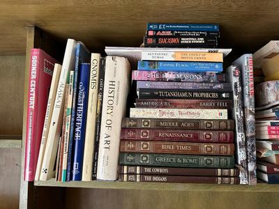 LARGE VARIETY OF BOOKS (7)