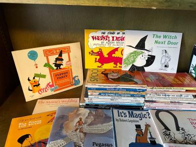 ASSORTMENT OF CHILDREN'S VINTAGE BOOKS