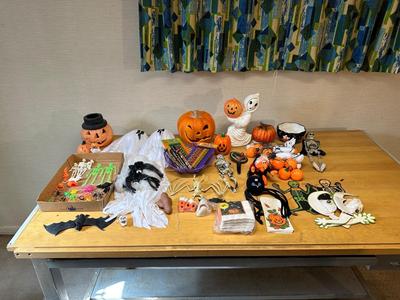 HALLOWEEN DECORATIONS