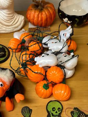 HALLOWEEN DECORATIONS