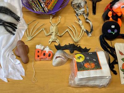 HALLOWEEN DECORATIONS