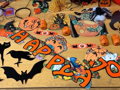 HALLOWEEN DECORATIONS