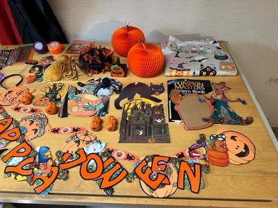 HALLOWEEN DECORATIONS