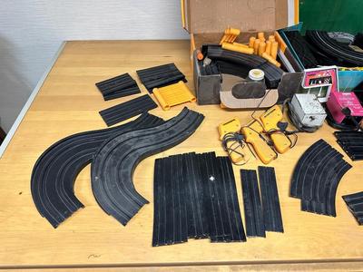 AURORA AFX VINTAGE TOY RACE CARS & TRACK