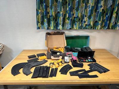 AURORA AFX VINTAGE TOY RACE CARS & TRACK