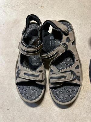 4 PAIRS OF OZARK TRAIL SANDALS, VARIOUS SIZES