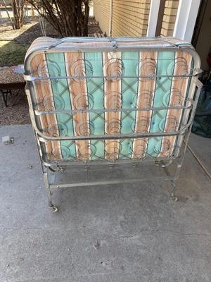 ROLL AWAY TWIN SIZED BED