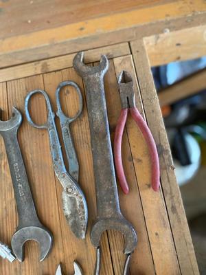 HELPFUL HAND TOOLS