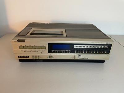 Sanyo VCR 3900 - II