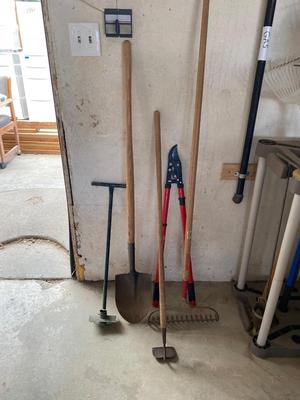 YARD AND GARDEN HAND TOOLS