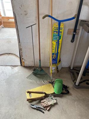 YARD AND GARDEN TOOLS