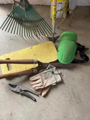 YARD AND GARDEN TOOLS
