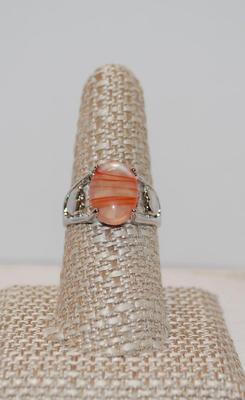 Size 8½ STERLING SILVER .925 Orange & Cream Ring with 2 Hearts On Band Design (5.8g)