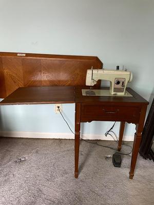Vintage Sears Kenmore Sewing Machine / Table