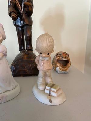 Decorative Figurines