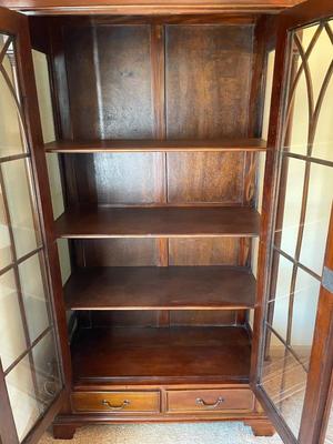 China / Curio Cabinet