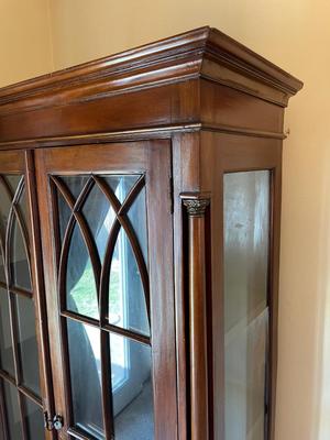 China / Curio Cabinet