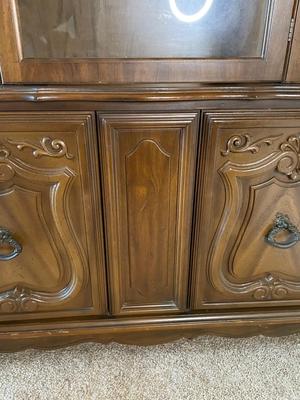 Hutch / China Cabinet