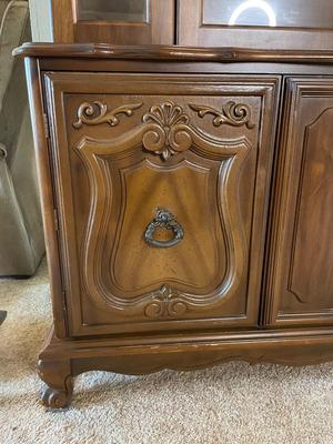 Hutch / China Cabinet