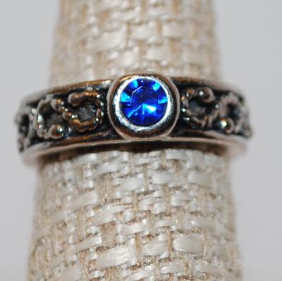 Size 5Â¼ Beautiful Single Round Blue Stone on a 