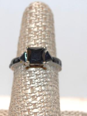 Size 7½ Black Sapphire Styled Stone with More Black Accents (5.2g)