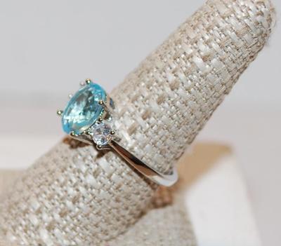 Size 10¼ Cushion-Cut 4 Prong Clear Blue Stone & 2 Clear Accents Ring (3.2g)
