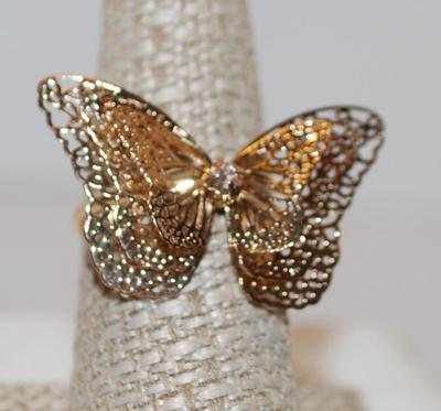 Size 8Â¾ Delicate Gold Tone Filigree Style Butterfly Ring (2.3g)