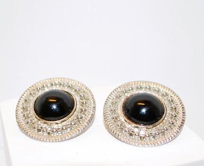 Snap-On Circle Earrings with Large Black Stone & Silver Tone Surrounds Size: 1½