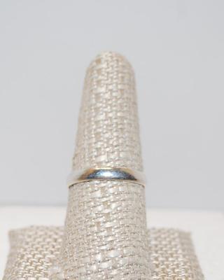 Size 9¼ Triangular Gray Moonstone Style Ring (5.2g)