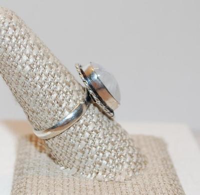 Size 9Â¼ Teardrop Shaped Gray Moonstone Style Ring (5.2g)