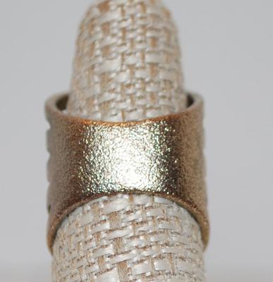 Size 7½ Brushed Gold Tone Finish Ladder-Style Ring (7.7g)