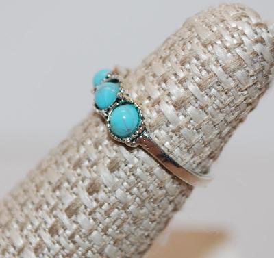 Size 5¾ Turquoise-Styled 4 Stones with Rope Surrounds (1.5g)