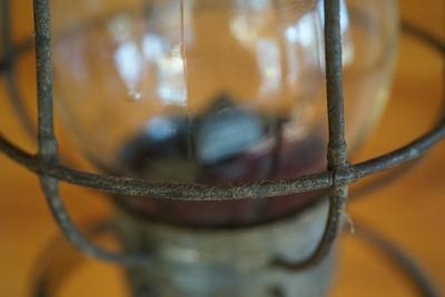 DIETZ VULCAN RAILROAD LANTERN W/ CLEAR GLOBE AND WOOD HANDLE